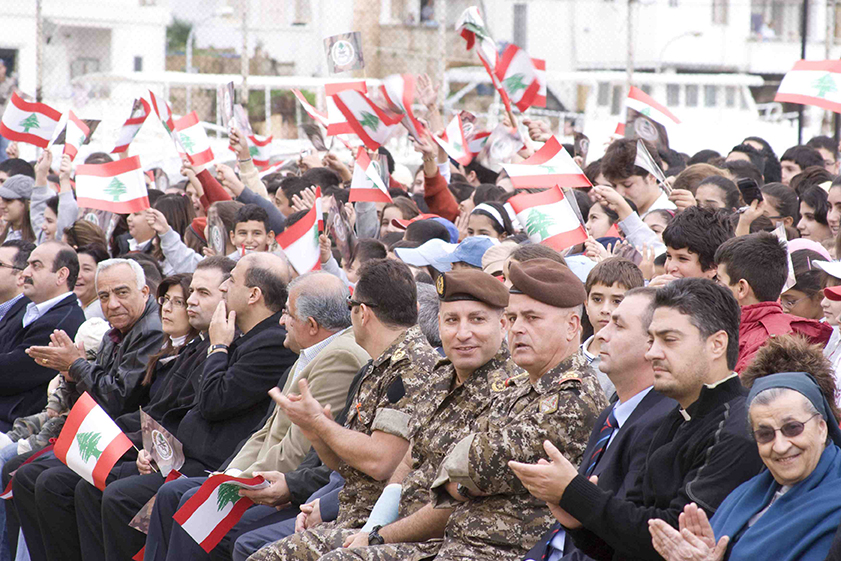 هذا انا جورج نادر.. ابواب الثكنات تُفتح للمواطنين